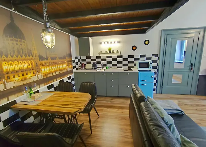 Mooki Rumbach Budapest Apartment