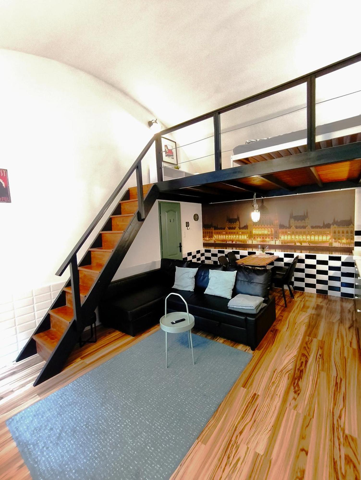 Mooki Rumbach Apartment